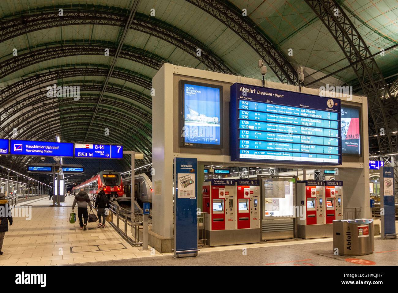 Dresden, Hauptbahnhof, Innenaufnahme, Sachsen, Deutschland Stockfoto