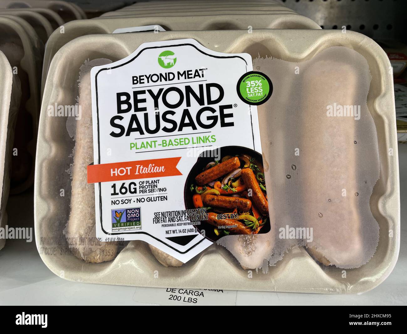 Indianapolis - ca. März 2022: Beyond Meat Beyond Breakfast Sausage Display. Über die Fleischmärkte hinaus gibt es viele pflanzliche und fleischlose Ersatznahrungsmittel Stockfoto
