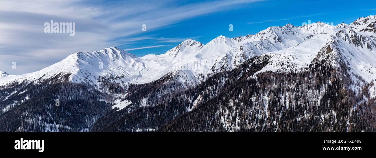 Europa, Italien, Südtirol, Provinz Bozen, Gsiesertal, Panoramablick auf die Gsieser Berge mit von links Fellhorn, hoher Mann, kleine hoher Mann und Regelspitze Stockfoto