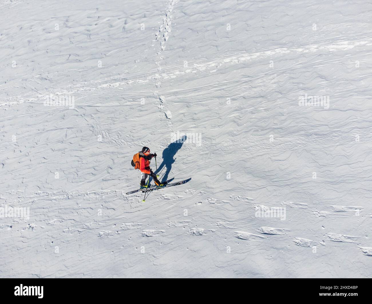 Europa, Italien, Südtirol, Provinz Bozen, Gsiesertal, Skibergsteiger bergauf bis Spielbüel, Höhenblick Stockfoto