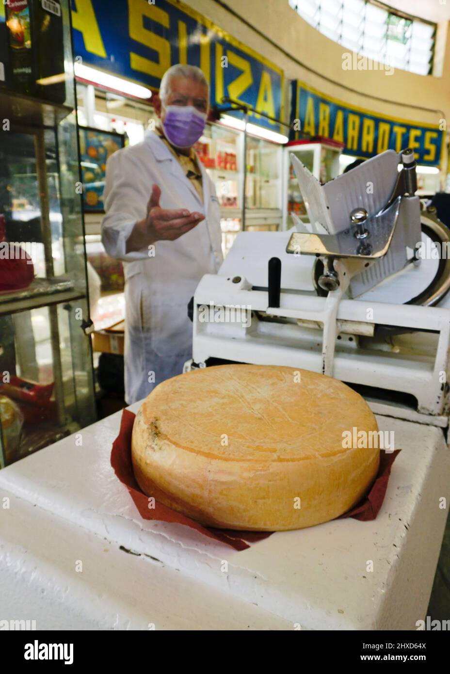 La Suiza Abarrotes Käsetheke, Mercado Michoacan, Mexiko-Stadt, Mexiko Stockfoto