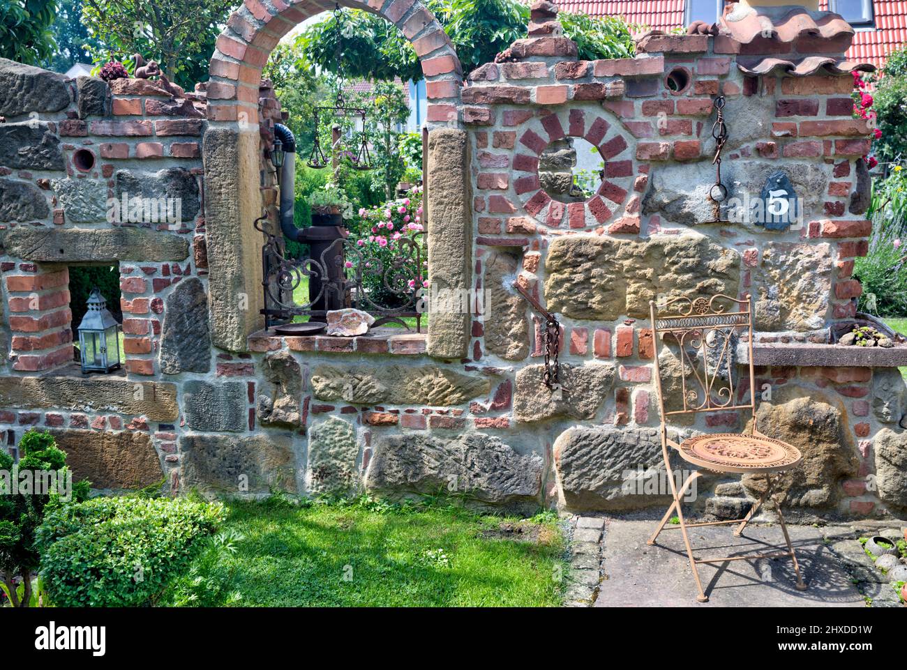 Garten, Gartenanlage, Steinmauer, Aussicht, Idylle, Sommer, reportage