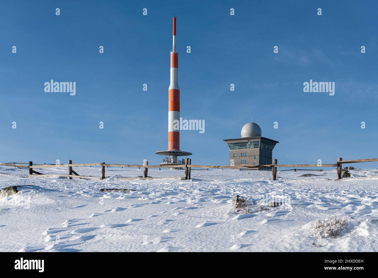 Der Brocken ist mit 1141, 2 m der höchste Berg im Niedergebirge Harz, in Sachsen-Anhalt und ganz Norddeutschland. Stockfoto