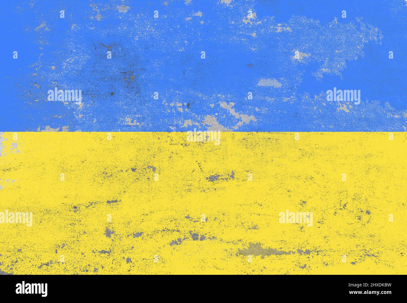 Ukrainische Flagge auf der Wand als Simbol unser Land. Patriotismus-Konzept. Stockfoto