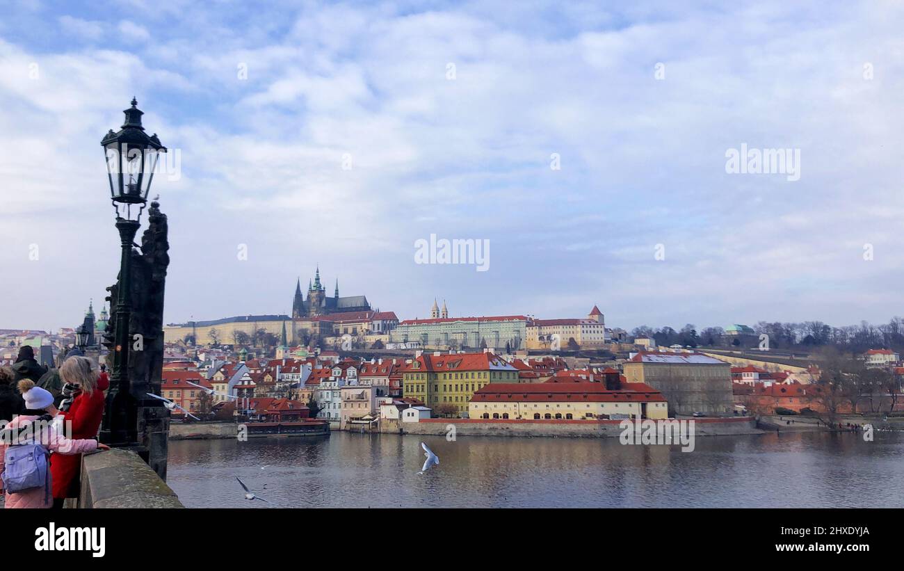 Prag, Tschechien - 27. Dezember 2021: Panoramablick auf Prag. Stadtbild von Prag Stockfoto
