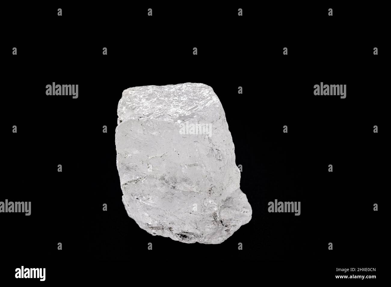 Kalium-Alaun-Steine, oder Kali-Alaun, genannt Amelstein, ist das doppelte Sulfat von Aluminium und Kalium, das weit verbreitet ist, um Schwitzen zu reduzieren Stockfoto