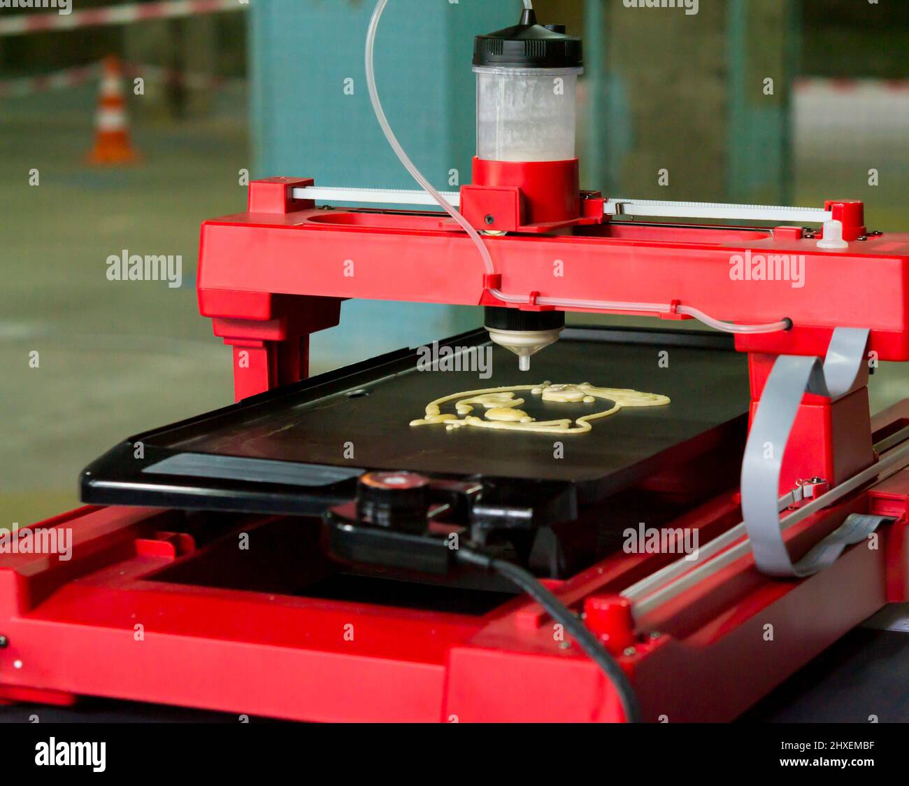 3d-Drucker, der einen flüssigen Teig druckt Stockfoto