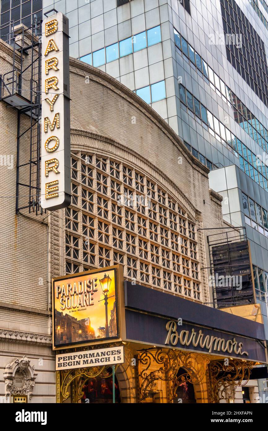 Ethel Barrymore Theatre Marquee am Times Square mit dem Musical „Paradise Square“, NYC 2022 Stockfoto