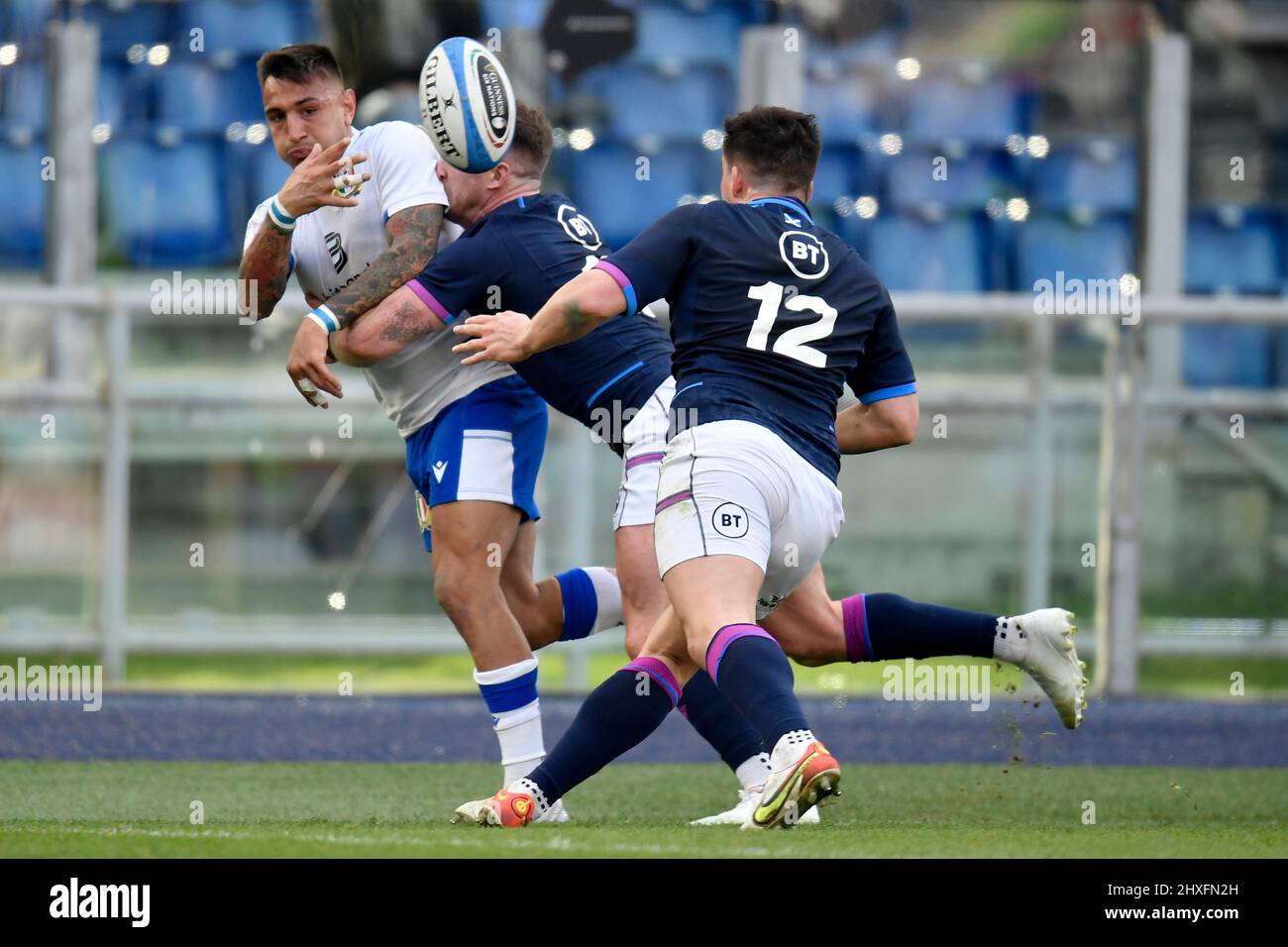 Rom, Italien. 12. März 2022. Pierre Bruno aus Italien und Stuart Hogg aus Schottland während des Six Nations 2022 Rugby-Spiels zwischen Italien und Schottland in Rom, Olimpico-Stadion, 12.. März 2022. Foto Antonietta Baldassarre/Insidefoto Kredit: Insidefoto srl/Alamy Live News Stockfoto