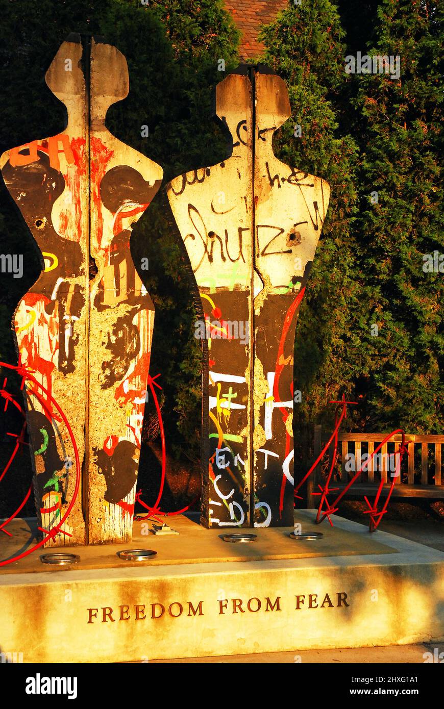 Franklin Roosevelts vier Freiheiten, einschließlich der Freiheit von Angst, werden mit Teilen der Berliner Mauer neu interpretiert Stockfoto