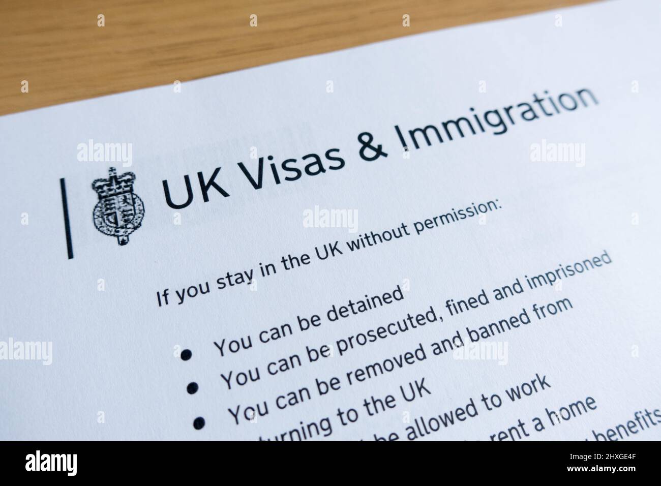 UK Visa und Immigration Form mit Bedingungen für Überaufenthalt Stockfoto