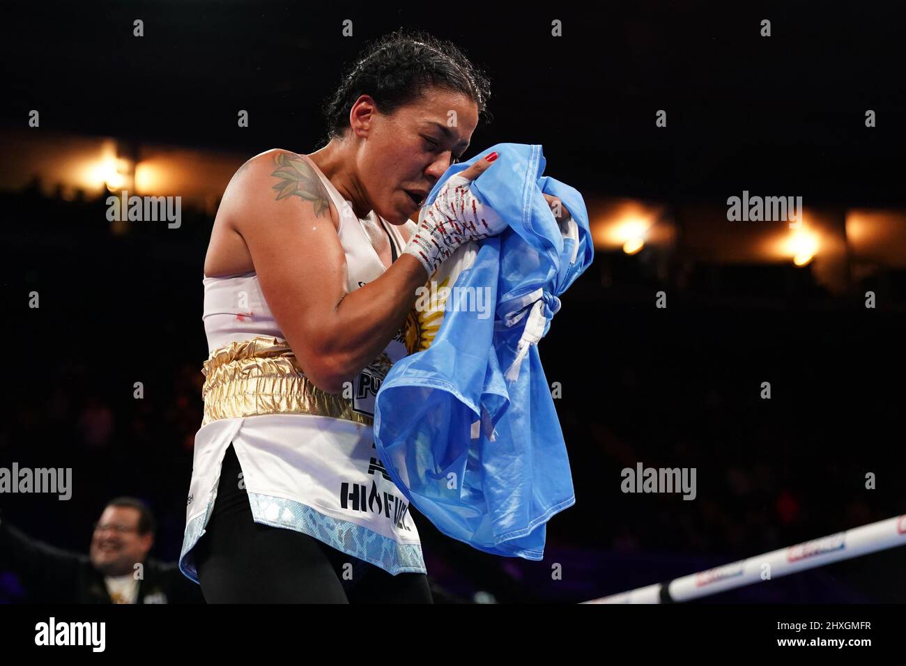 Erica Anabella Farias feiert den Sieg gegen Sandy Ryan nach ihrem internationalen Super-Leichtgewicht-Wettbewerb in der Motorpoint Arena, Nottingham. Bilddatum: Samstag, 12. März 2022. Stockfoto