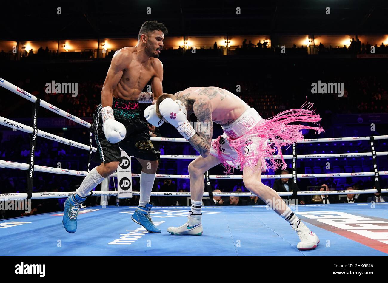 Miguel Vazquez (links) und Gary Cully während ihres Internationalen Leichtbau-Wettbewerbs in der Motorpoint Arena, Nottingham. Bilddatum: Samstag, 12. März 2022. Stockfoto