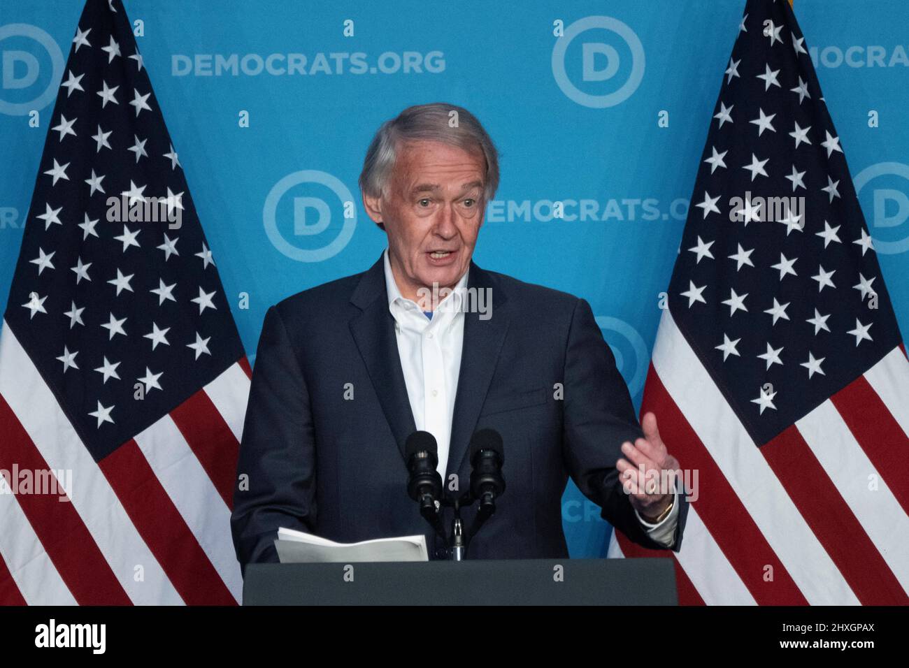 Der US-Senator Ed Markey (Demokrat von Massachusetts) spricht am Samstag, den 12. März 2022, vor dem Demokratischen Nationalkomitee (DNC) in Washington, DC. Kredit: Chris Kleponis/Pool über CNP Stockfoto