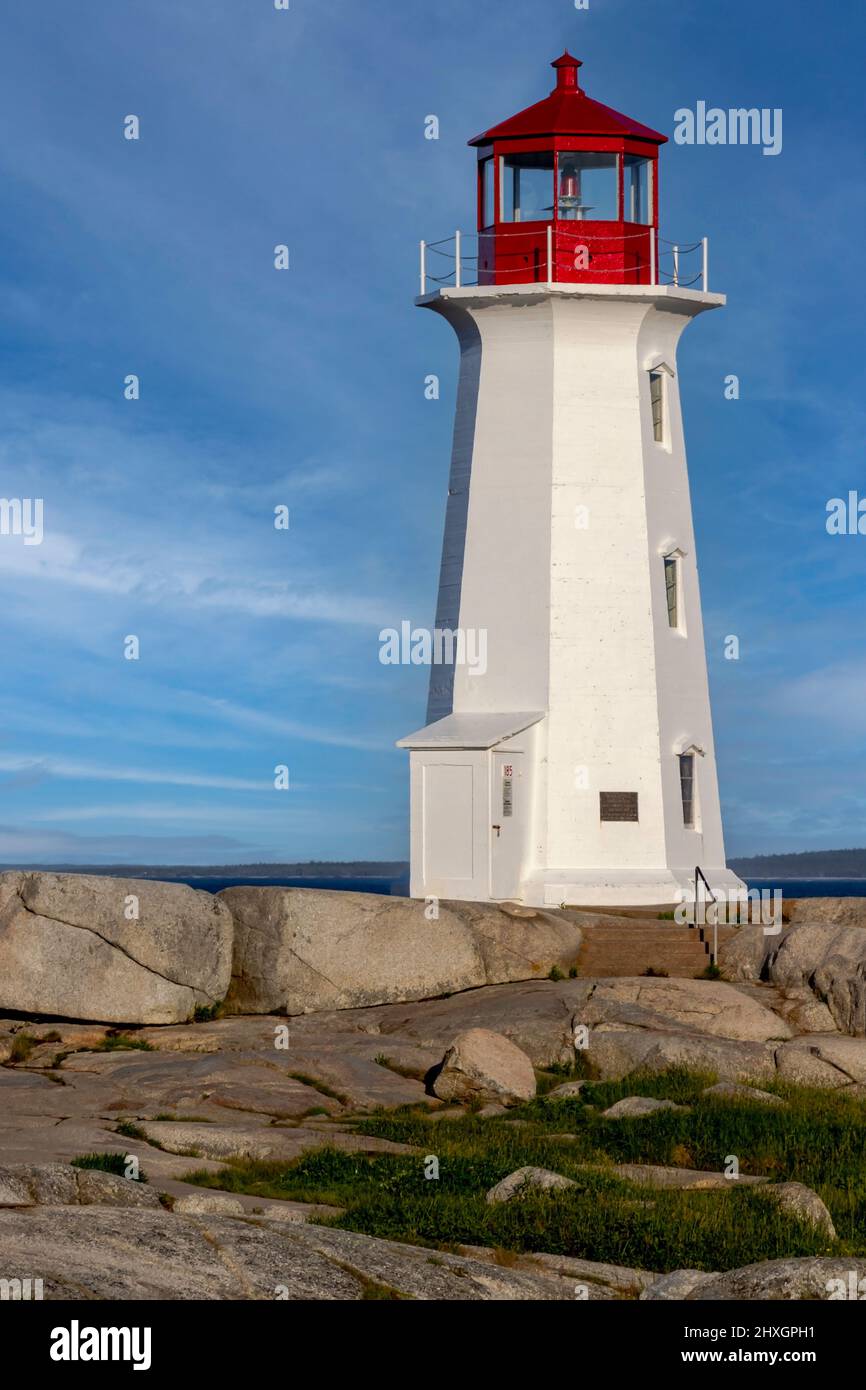 Peggys Point Lighthouse, auch bekannt als Peggys Cove Lighthouse, ist ein aktiver Leuchtturm und ein ikonisches kanadisches Bild. Stockfoto