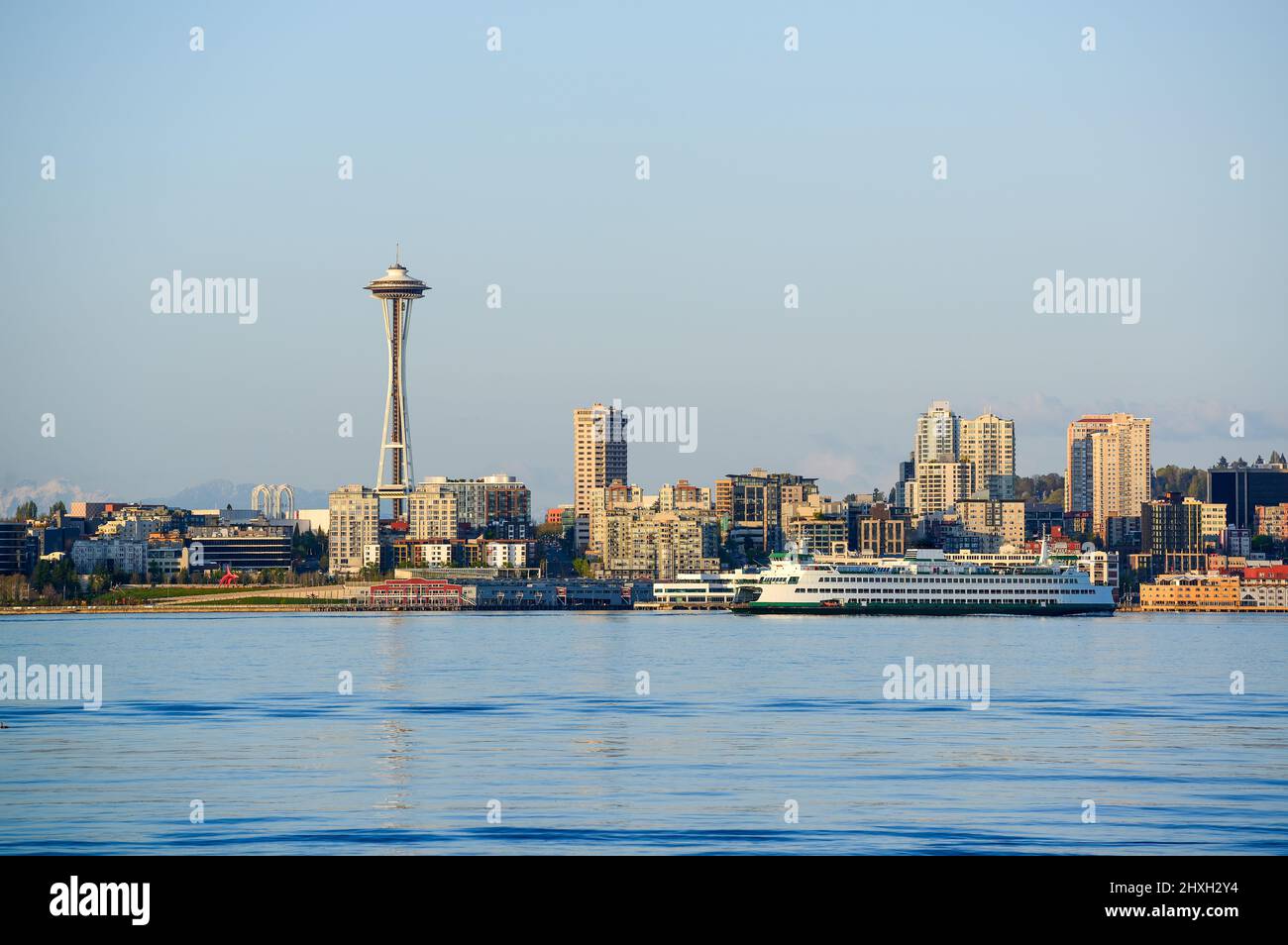 Blick auf die Skyline von Seattle vom Alki Beach Stockfoto