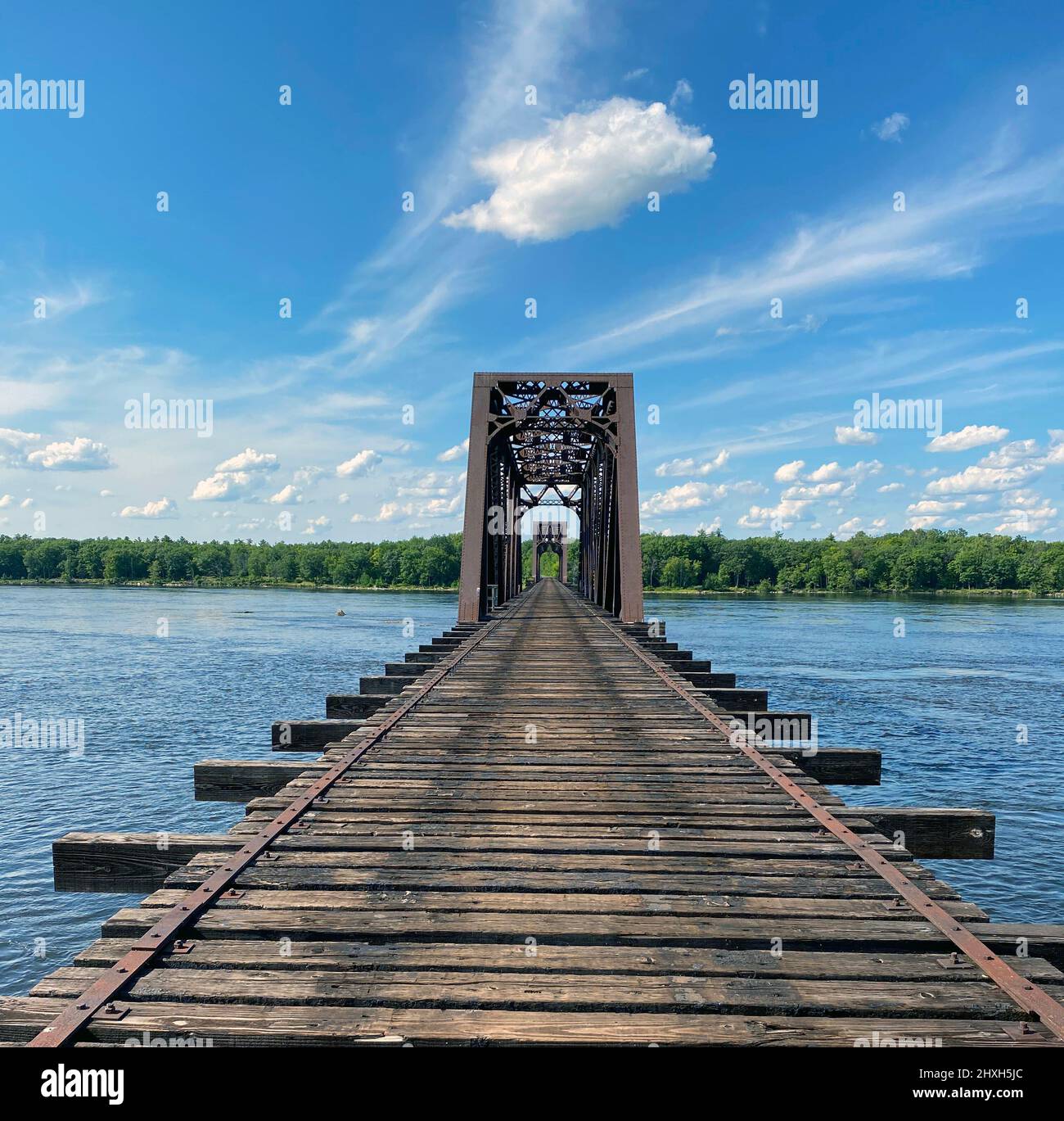 Verlassene Eisenbahnbrücke über den Ottawa River in der Nähe von Arnprior, Ontariora Stockfoto