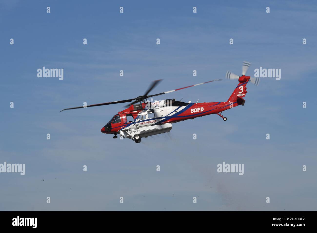 San Diego Fire Rescue Copter 3 in Flug Stockfoto