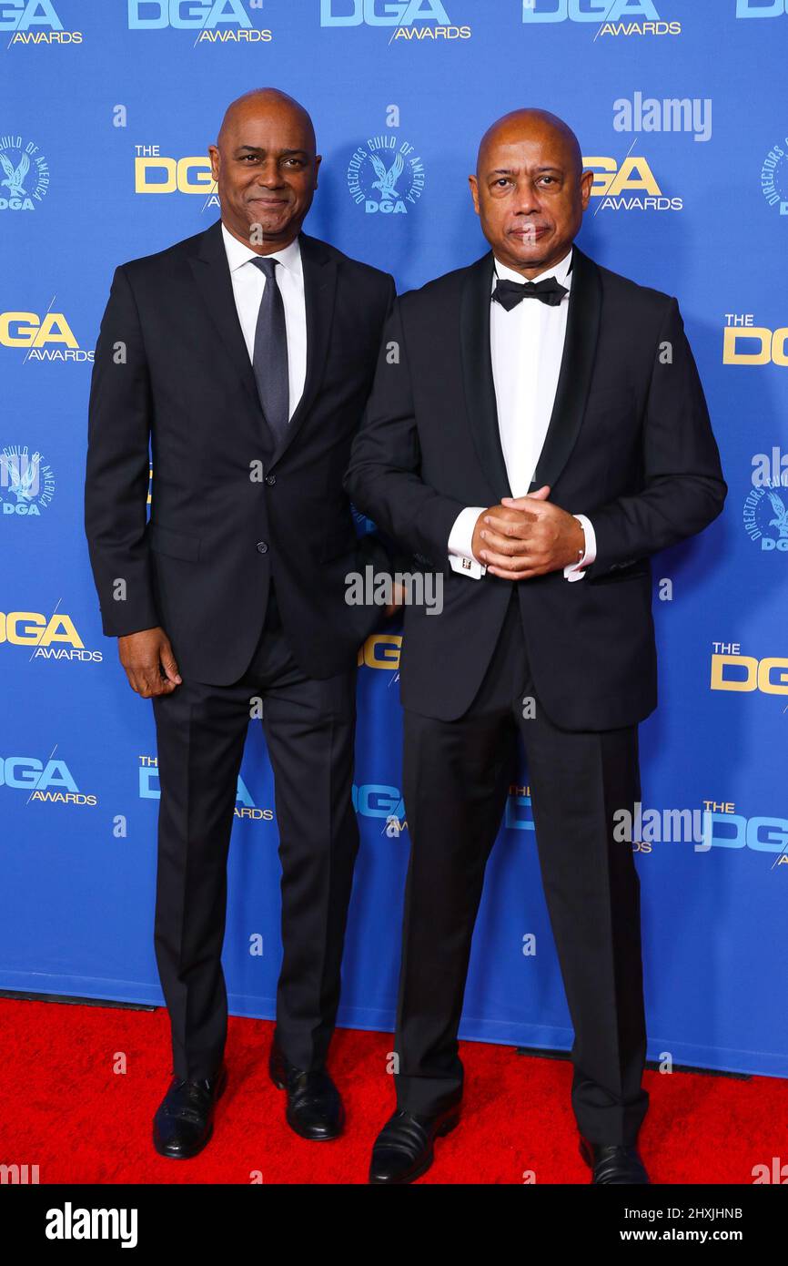 Hébert Peck und Raoul Peck kommen zu den Annual Directors Guild of America Awards 74., die am Samstag, dem 12. März 2022, im Beverly Hilton Hotel in Beverly Hills, CA, verliehen wurden. (Foto von Conor Duffy/Sipa USA) Stockfoto