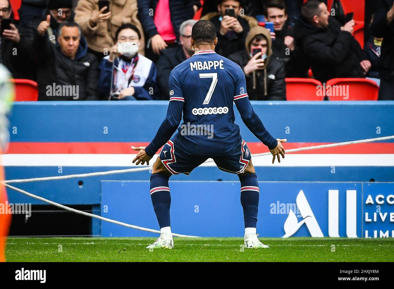 Paris, Frankreich, Frankreich. 13. März 2022. Kylian MMAPPE von PSG feiert sein Tor während des Ligue 1-Spiels zwischen Paris Saint-Germain (PSG) und Girondins de Bordeaux am 13. März 2022 im Stadion Parc des Princes in Paris, Frankreich. (Bild: © Matthieu Mirville/ZUMA Press Wire) Stockfoto