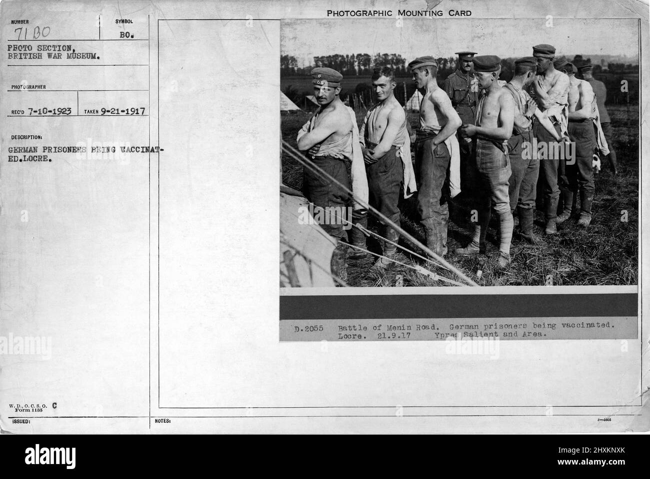 Deutsche Gefangene werden geimpft. Locher. Sammlung von Fotografien aus dem Ersten Weltkrieg, 1914-1918, die die militärischen Aktivitäten der britischen und anderen Streitkräfte und des Personals während des Ersten Weltkriegs darstellen Stockfoto