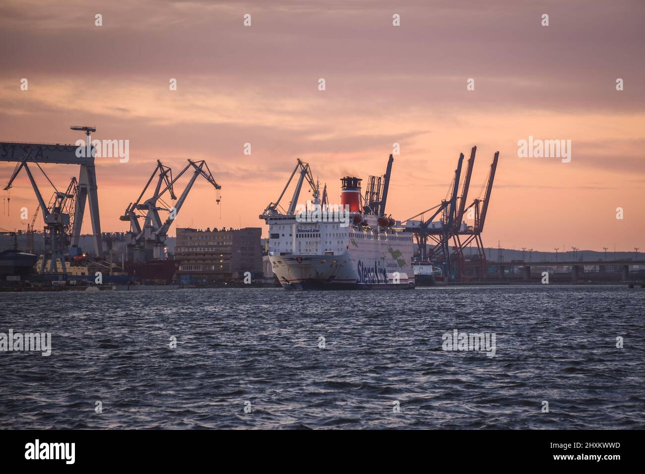 GDYNIA, POLEN - 31. DEZEMBER 2019: Fähre von Polen nach Schweden im Seehafen Gdynia, Polen. Stockfoto