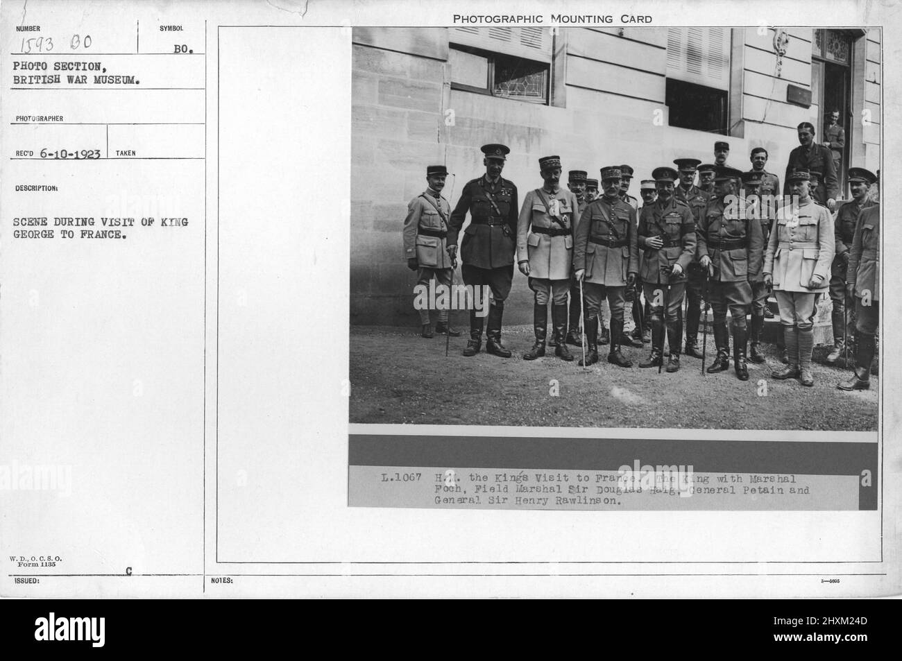 Szene während des Besuchs von König Georg in Frankreich. Der König mit Marschall Foch, Feldmarschall Sir Douglas Haig, General Petain und General Sir Henry Rawlinson. Sammlung von Fotografien aus dem Ersten Weltkrieg, 1914-1918, die die militärischen Aktivitäten der britischen und anderen Streitkräfte und des Personals während des Ersten Weltkriegs darstellen Stockfoto