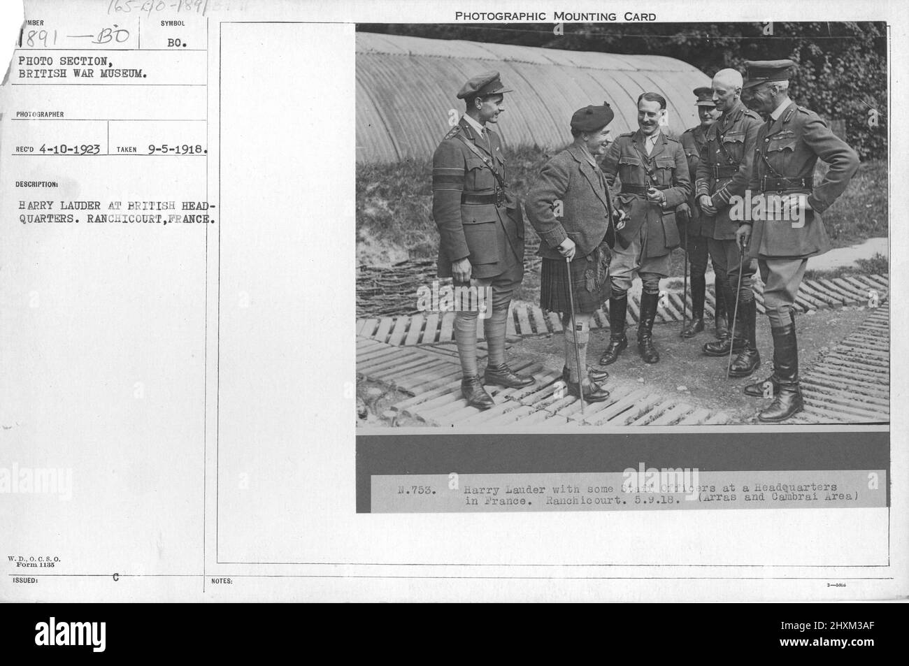 Harry Lauder bei den britischen Headquaters. Ranchicourt, Frankreich. Sammlung von Fotografien aus dem Ersten Weltkrieg, 1914-1918, die die militärischen Aktivitäten der britischen und anderen Streitkräfte und des Personals während des Ersten Weltkriegs darstellen Stockfoto