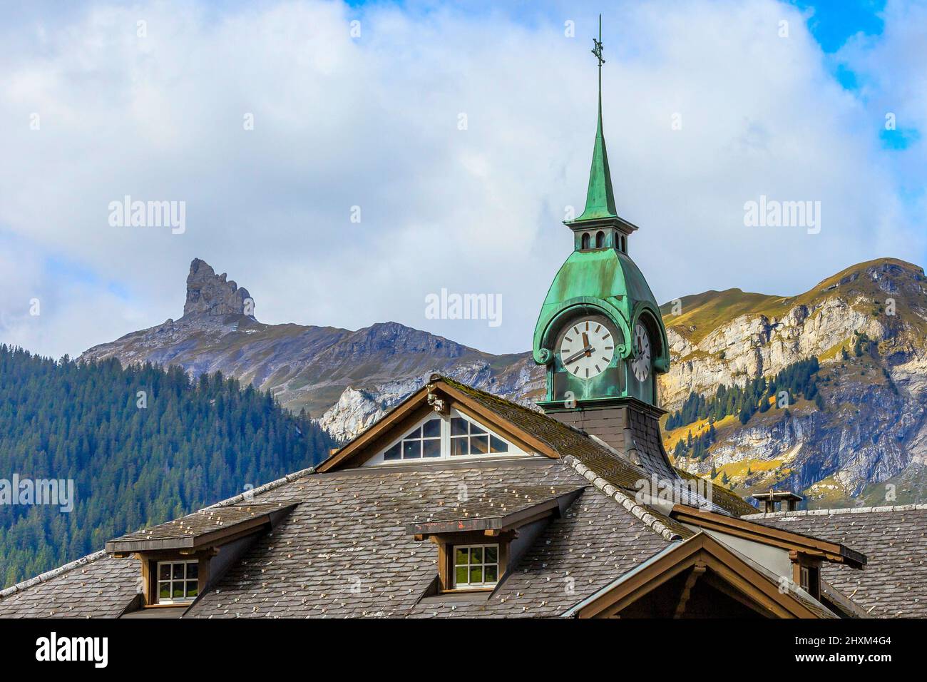 Wengen, Schweiz Bahnhof Wengernalp Uhrturm, Berner Hochland-Bahn von Lauterbrunnen nach Grindelwald Stockfoto