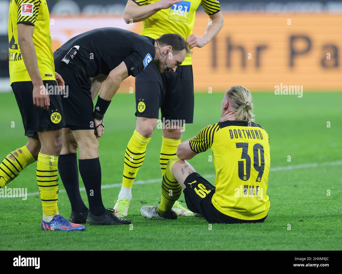 Borussia dortmund gegen arminia bielefeld -Fotos und -Bildmaterial in hoher  Auflösung – Alamy