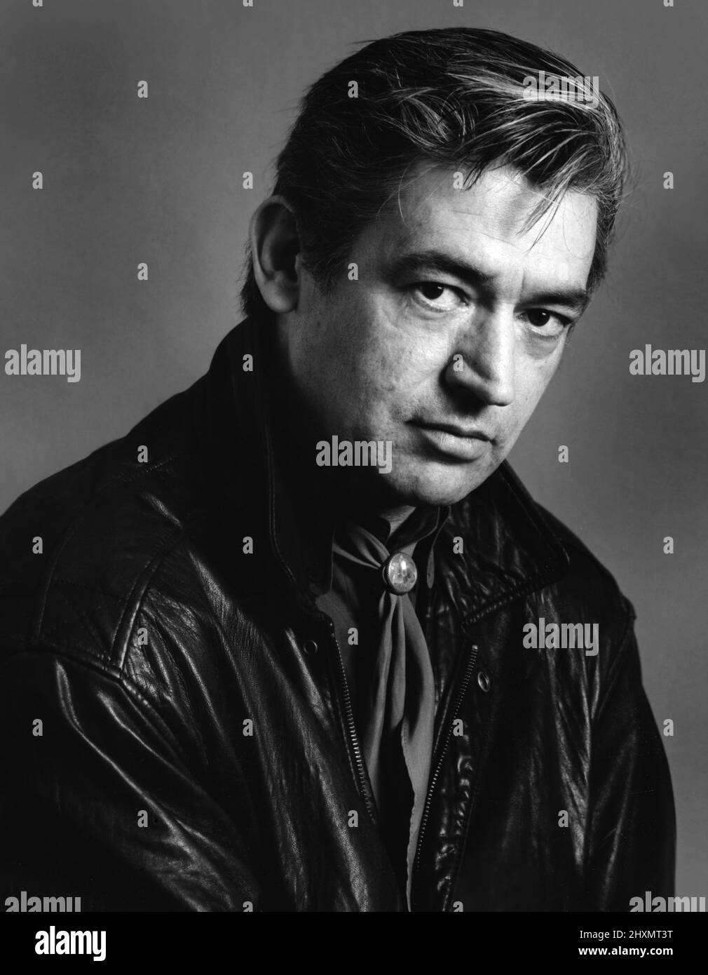 Schwarz-Weiß-Porträt des Musikers Chris Spedding Stockfoto