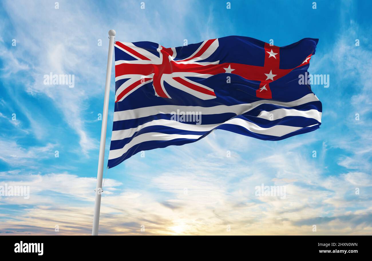 Flagge des Murray River Upper, Australien bei bewölktem Himmel bei Sonnenuntergang, Panoramablick. Australisches Reise- und Patriot-Konzept. Platz für wid kopieren Stockfoto