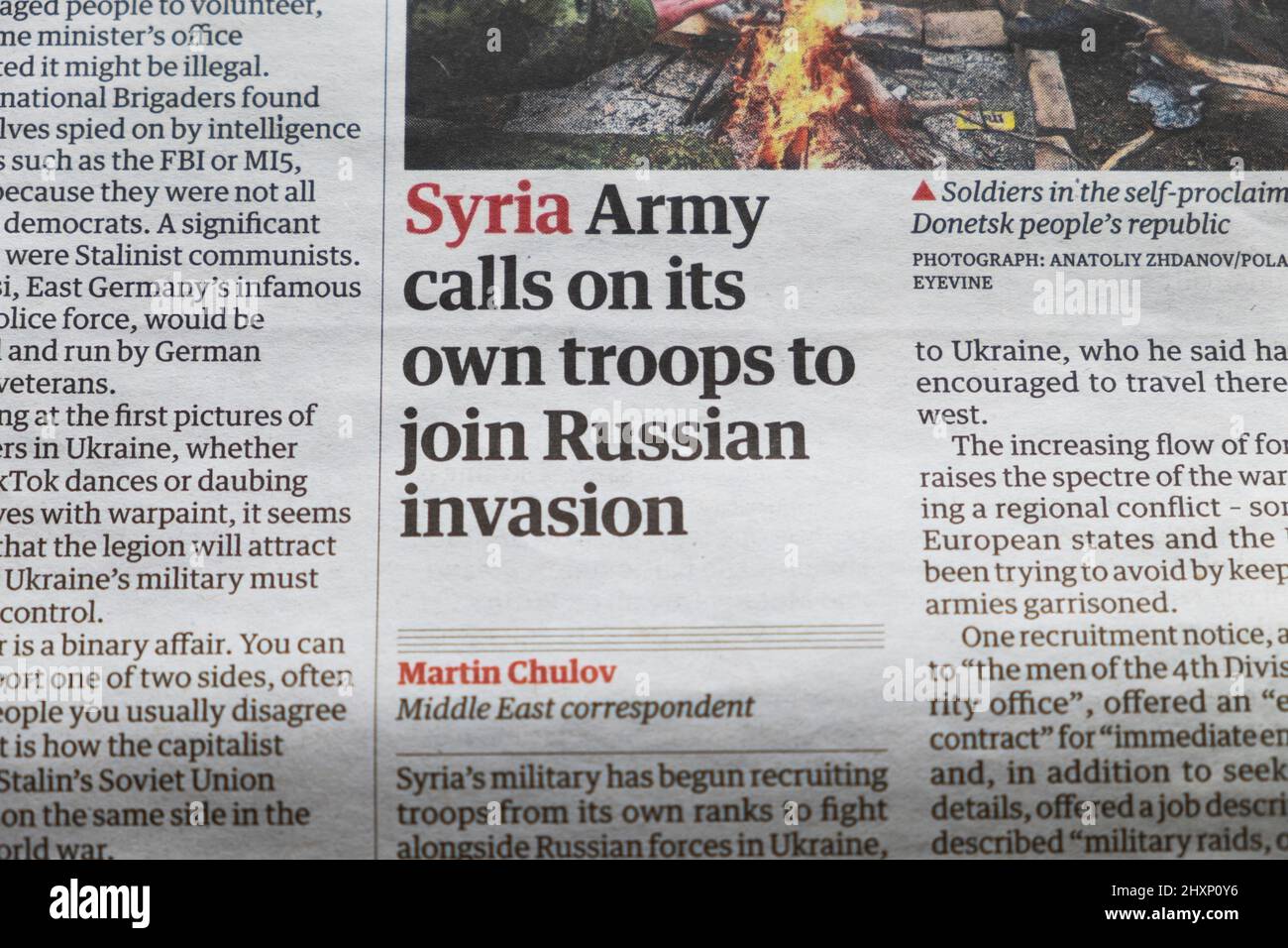 „Die syrische Armee ruft ihre eigenen Truppen auf, sich der russischen Invasion anzuschließen“, titelt die Zeitung Guardian den Ukraine-Kriegsartikel, der am 11. März 2022 in London in Großbritannien veröffentlicht wurde Stockfoto