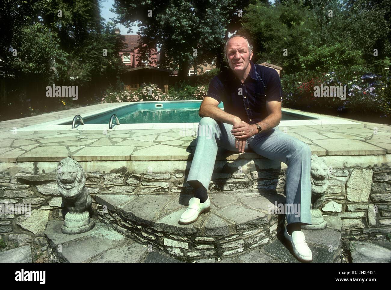 Boxer Sir Henry Cooper zu Hause im Jahr 1981 Stockfoto