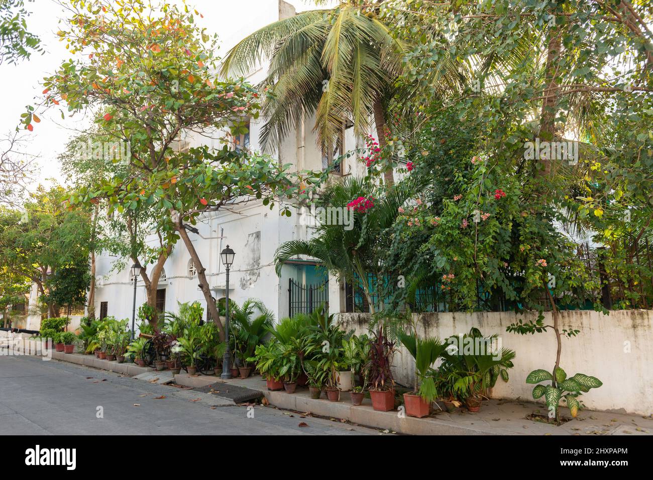 Pondicherry, Indien - 12. März 2022: Polizeihauptquartier in der Dumas Street. Stockfoto