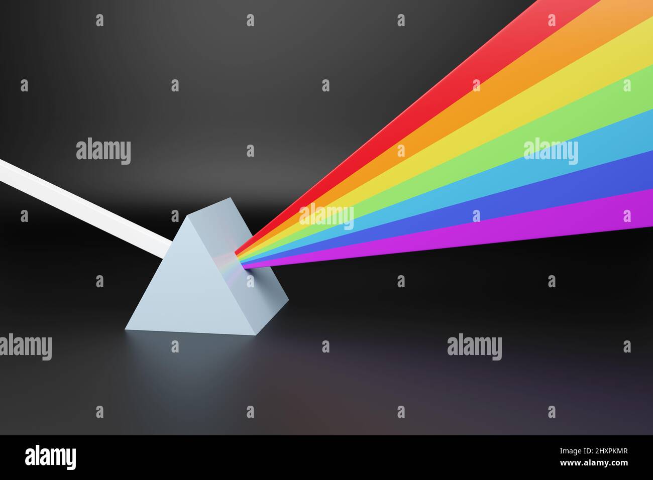 Abstrakte Darstellung eines Lichtstrahls, der auf ein Prisma trifft und sich in ein Spektrum von Farben ausbreitet. 3D Abbildung. Stockfoto