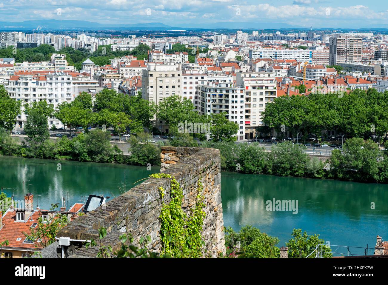 Lyon und die Rhône gesehen von La Croix Rousse, Bellevue Square, Rhône-Alpes, Frankreich Stockfoto