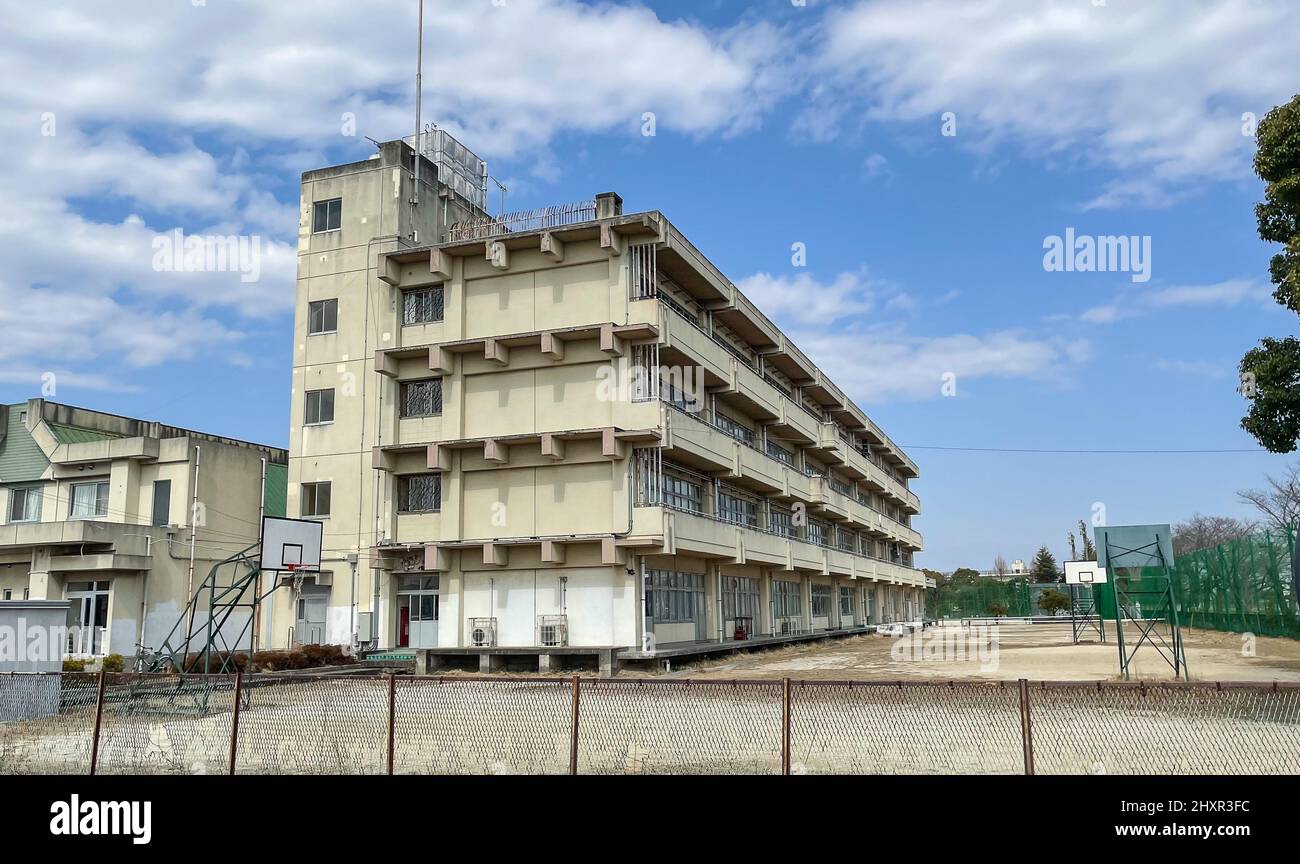 Kasukabe Municipal Midori Junior High School während der COVID-19. Hauptklassenzimmer, Furutone River Stockfoto