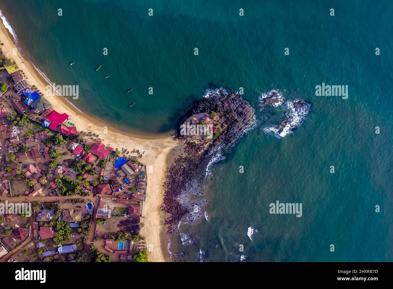 Farbenfroher Strand von Freetown, Sierra Leone Stockfoto