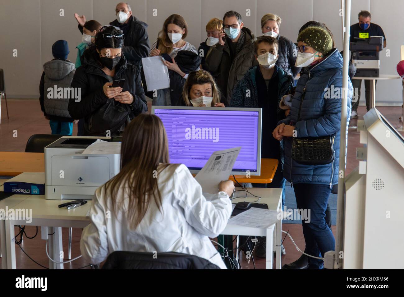 Ferrara, Den 14. März 2022. Die ukrainischen Kriegsflüchtlinge haben in Ferrara, Italien, Impfungen und medizinische Tests durchgeführt. Kredit: Filippo Rubin / Alamy Live Nachrichten Stockfoto