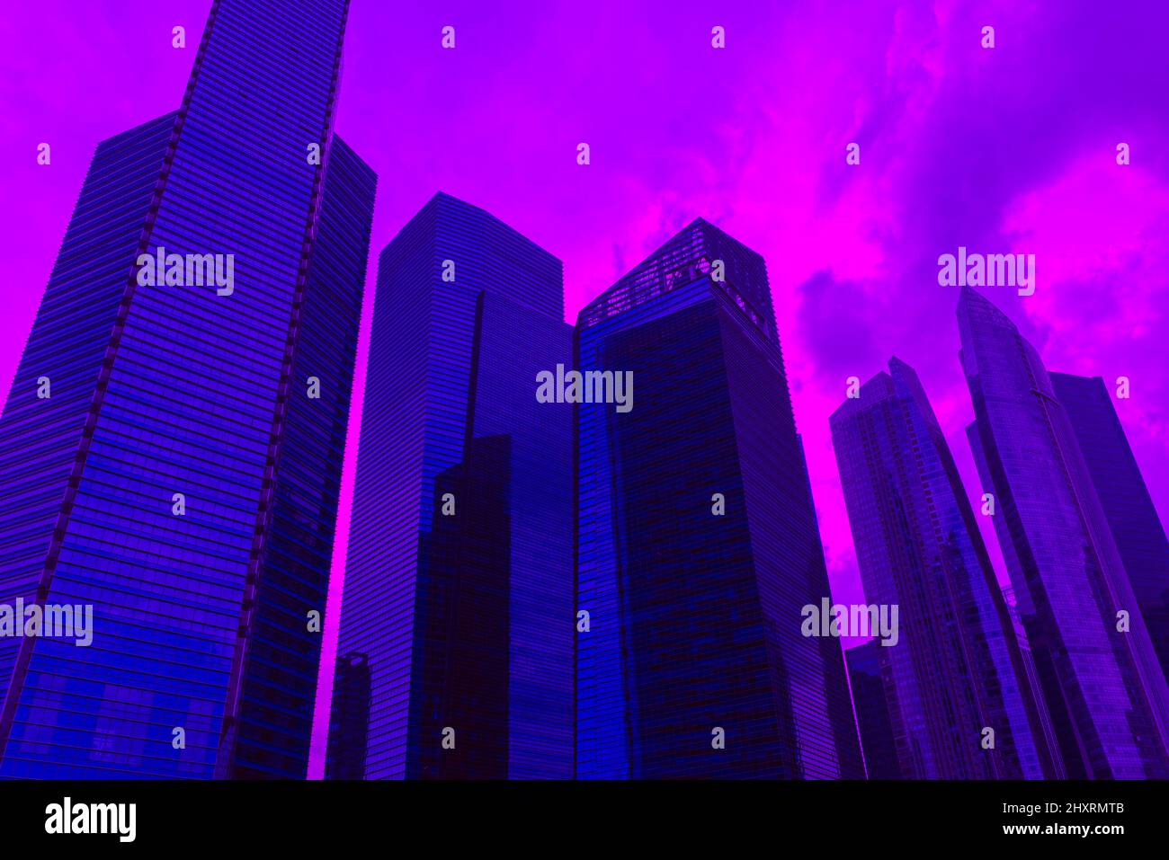Moderne Wolkenkratzer mit Blick auf die Stadtlandschaft. Stockfoto
