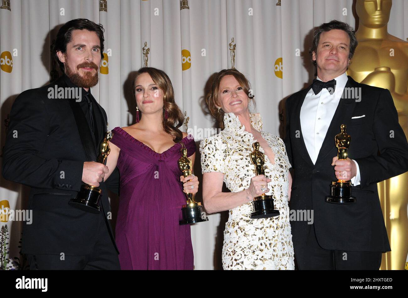 (L-R) Christian Bale, Natalie Portman, Melissa Leo und Colin Firth im Presseraum bei den Academy Awards 83. im Kodak Theatre, Los Angeles. Stockfoto