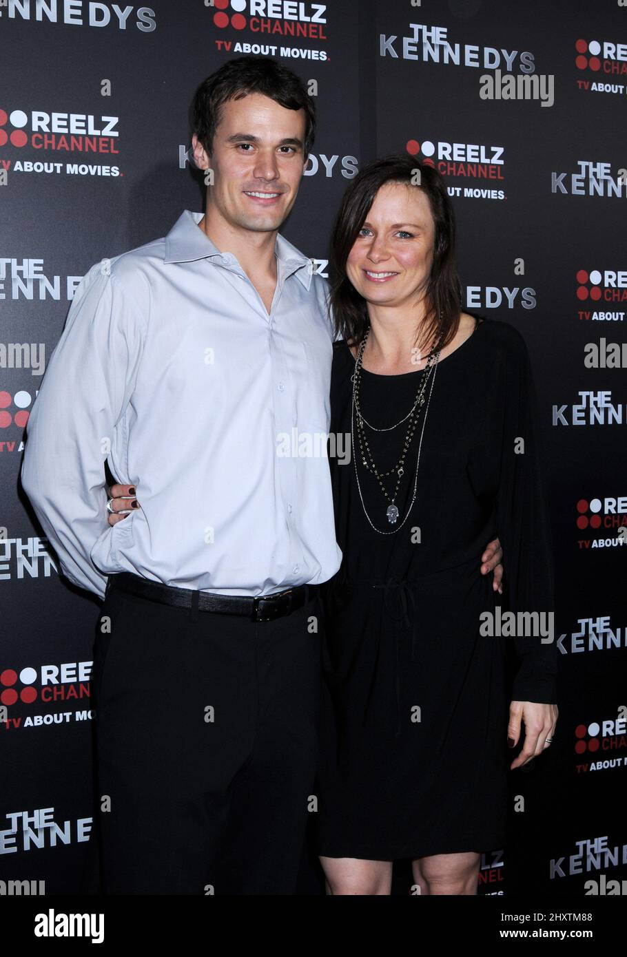 Mary Lynn Rajskub und Matthew Rolph während der Weltpremiere „The Kennedys“ im Academy Theatre, Kalifornien Stockfoto