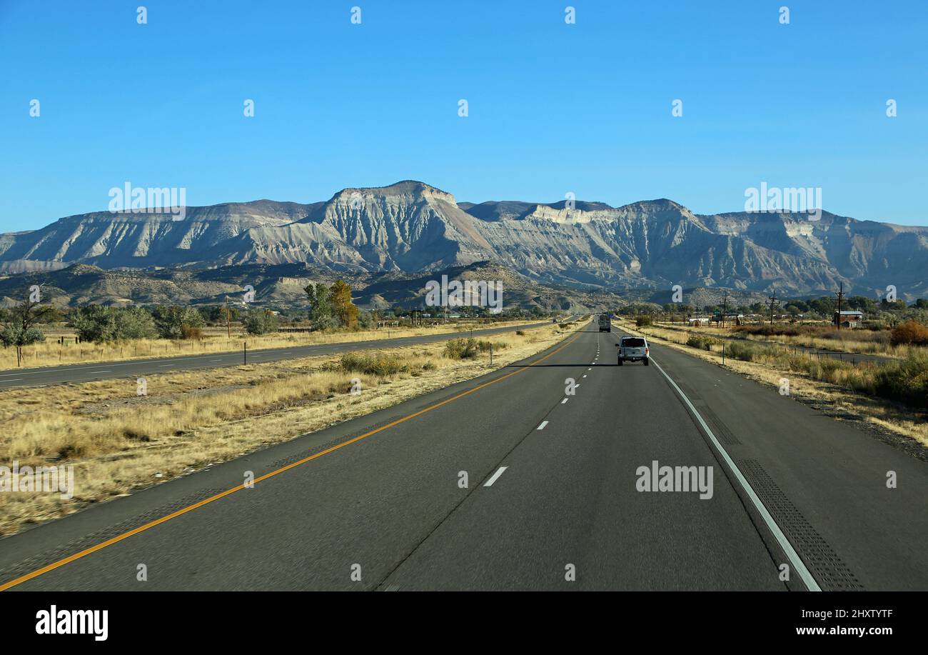Fahren Sie Mit Dem Auto In Grand Valley, Colorado Stockfoto