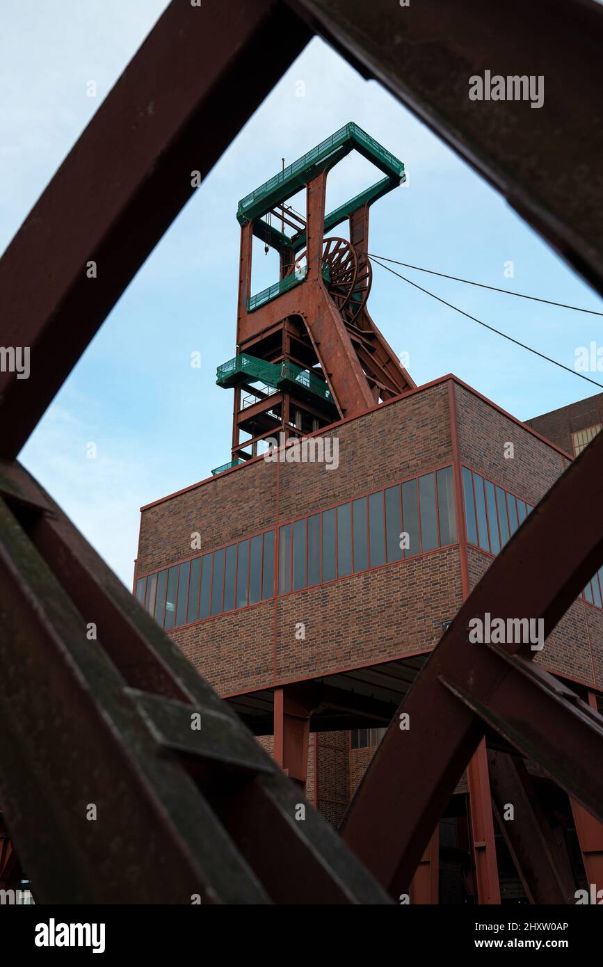 Vertikale Aufnahme des Zeche-Industriekomplexes Zollverein in Essen Stockfoto