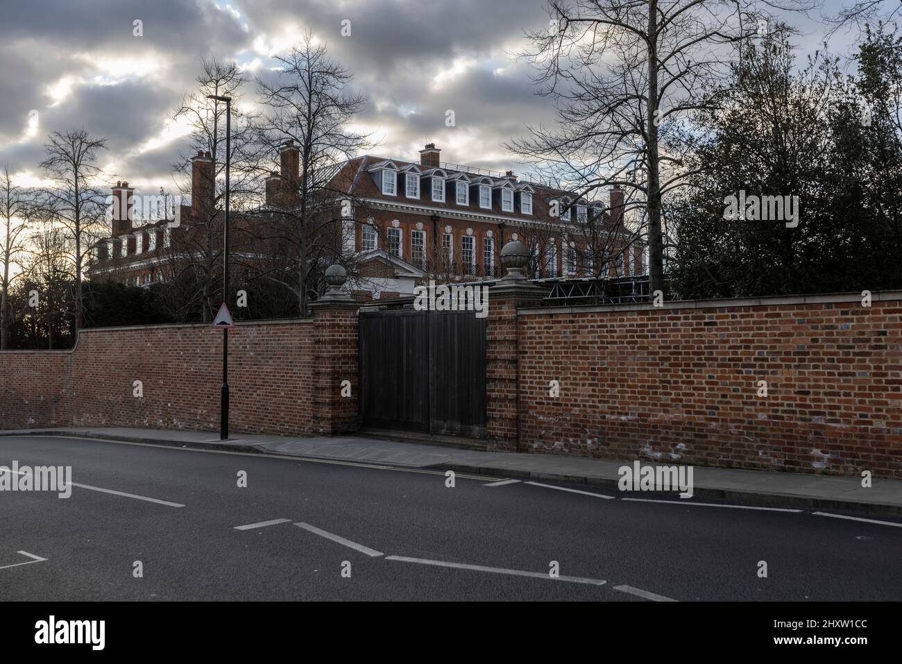 Witanhurst, die Heimat des sanktionierten russischen Oligarchen Andrey Guryev, in Highgate Hill, Nord-London, England, VEREINIGTES KÖNIGREICH Stockfoto