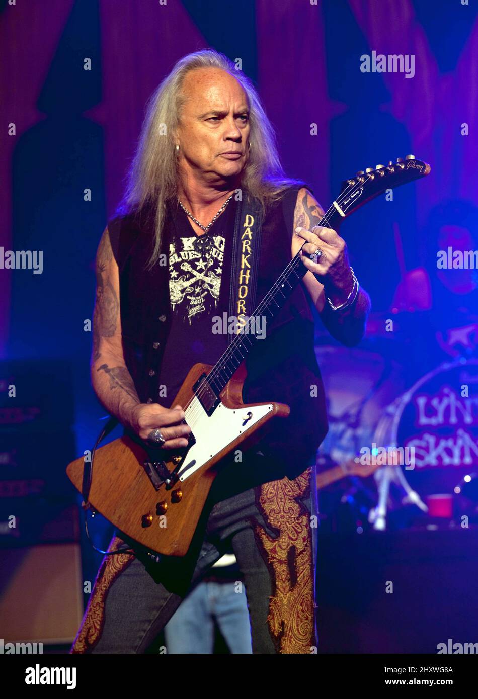 Rickey Medlocke von Lynyrd Skynyrd spielt live während der Doobie Brothers und Lynyrd Skynyrd Co-Headline Tour Stop am Bethel Woods Center for Arts in New York, USA. Stockfoto