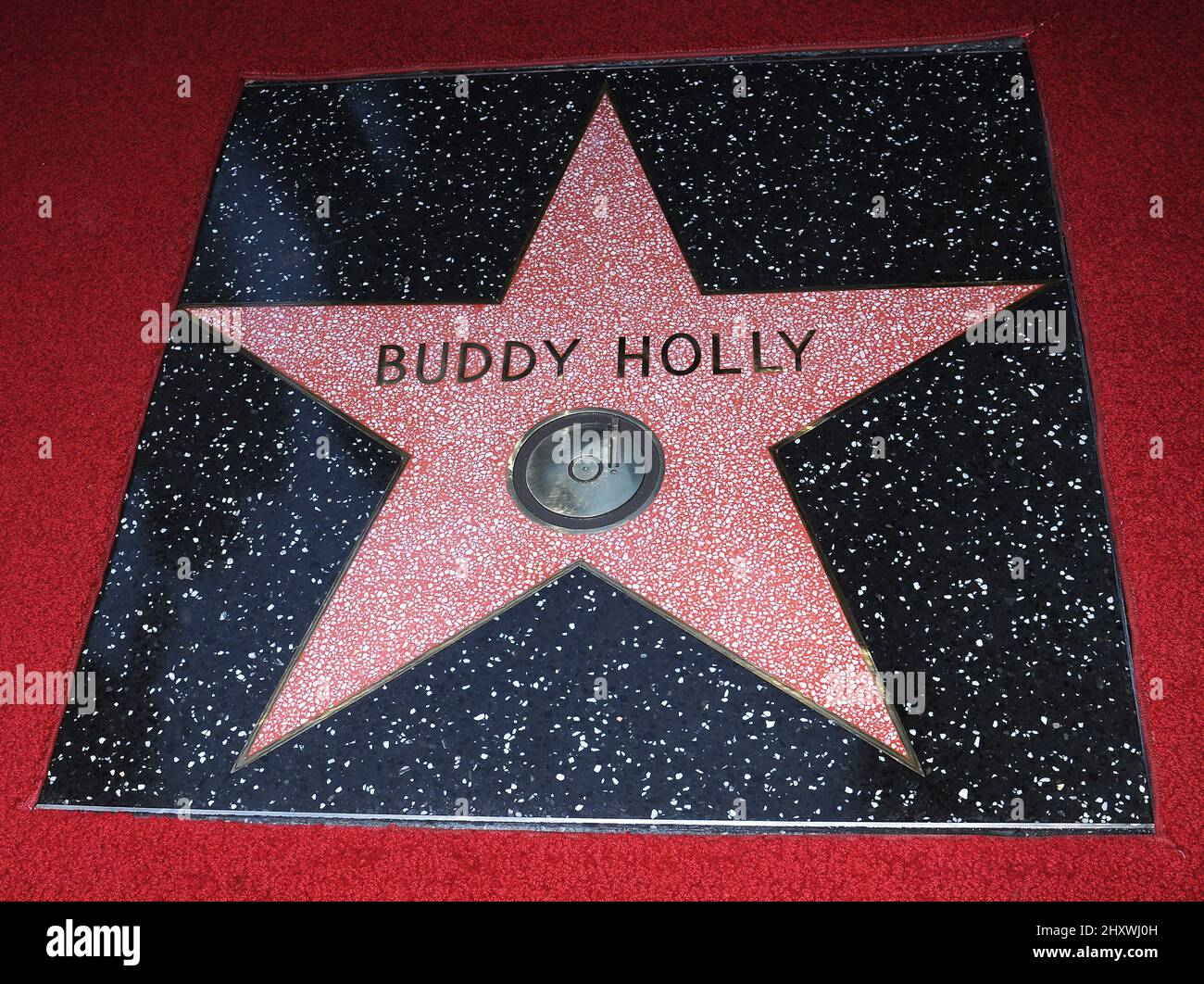 Buddy Holly wird am 07. September 2011 auf dem Hollywood Walk of Fame vor dem Capital Records Building in Hollywood, Kalifornien, geehrt. Stockfoto