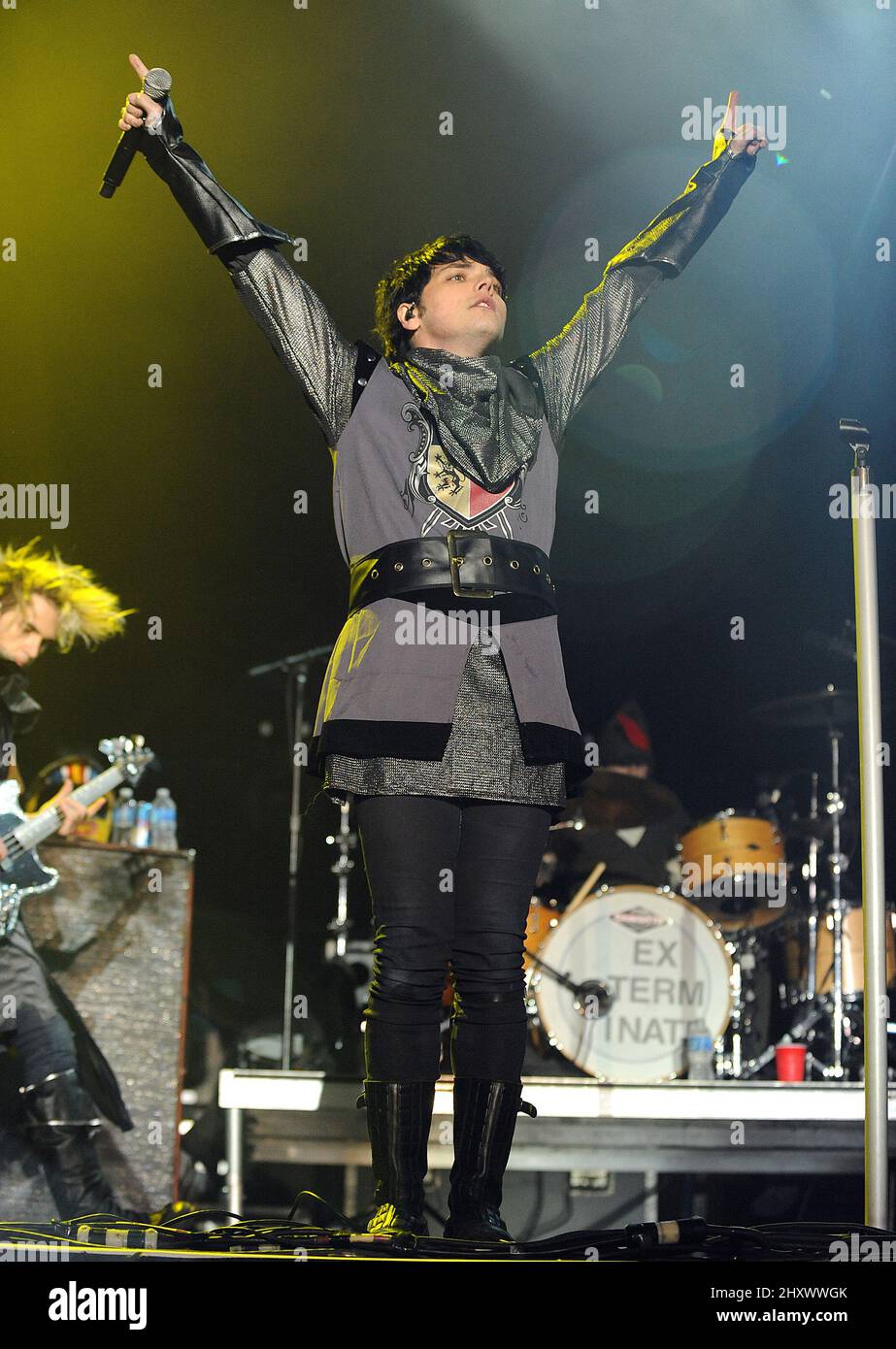 Gerard Way of My Chemical Romance tritt während der Voodoo Music Experience 2011 auf, die im City Park in New Orleans stattfindet. Stockfoto