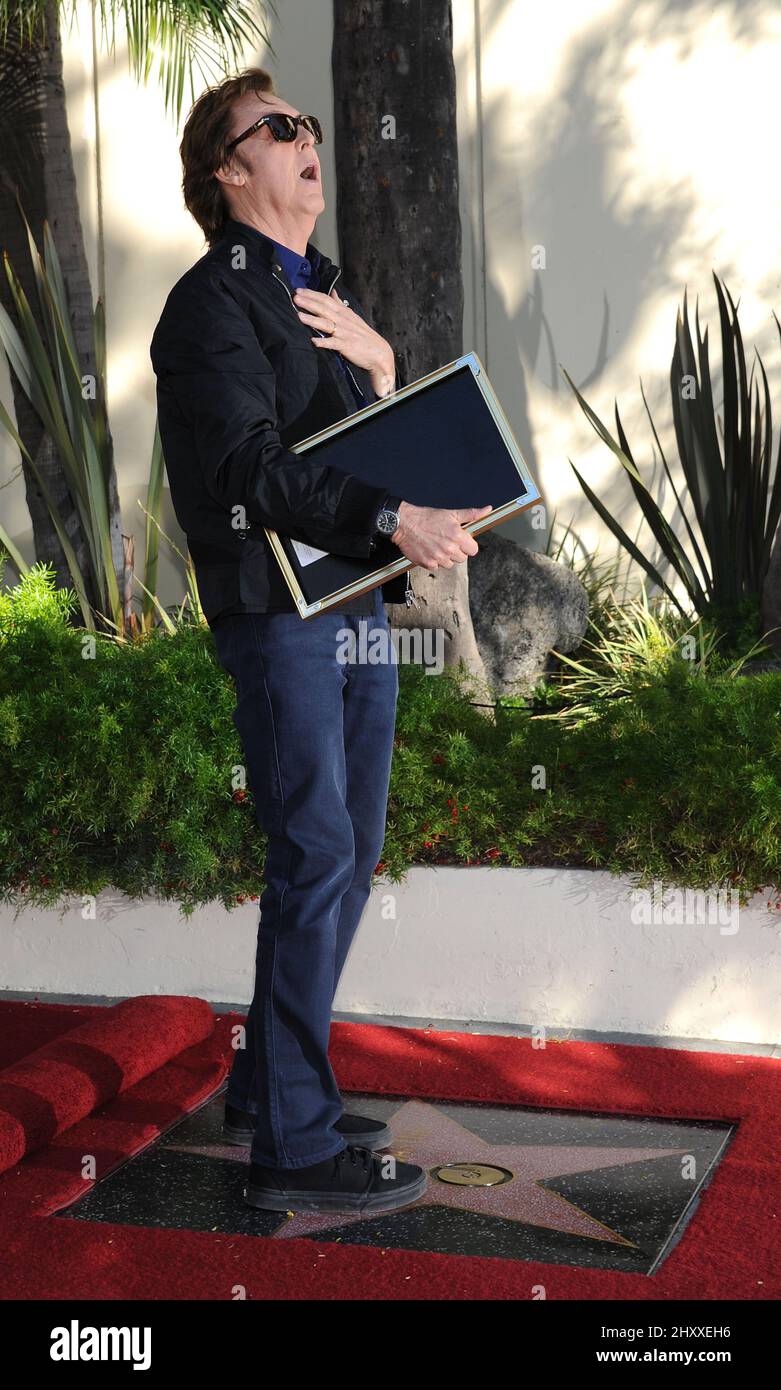 Paul McCartney wurde auf dem Hollywood Walk of Fame (Hollywood, Kalifornien) mit seinem eigenen Star geehrt. Stockfoto